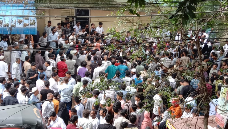 Estudiantes protestan en las instalaciones del tribunal de Cox’s Bazar