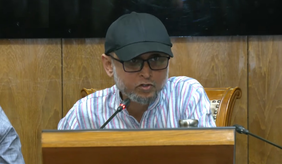 ইরেশ যাকেরের বিরুদ্ধে হত্যা মামলা `অস্বস্তিকর’: সংস্কৃতি উপদেষ্টা